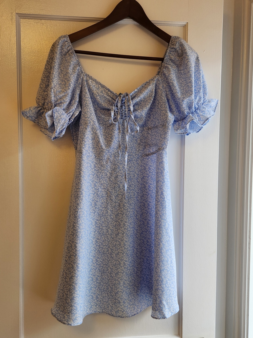 SHEIN Light Blue Floral Puff-Sleeve Mini Dress with Front Tie